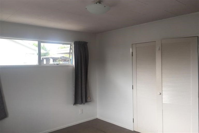 Photo of property in 2/26 Navigator Place, Papatoetoe, Auckland, 2025