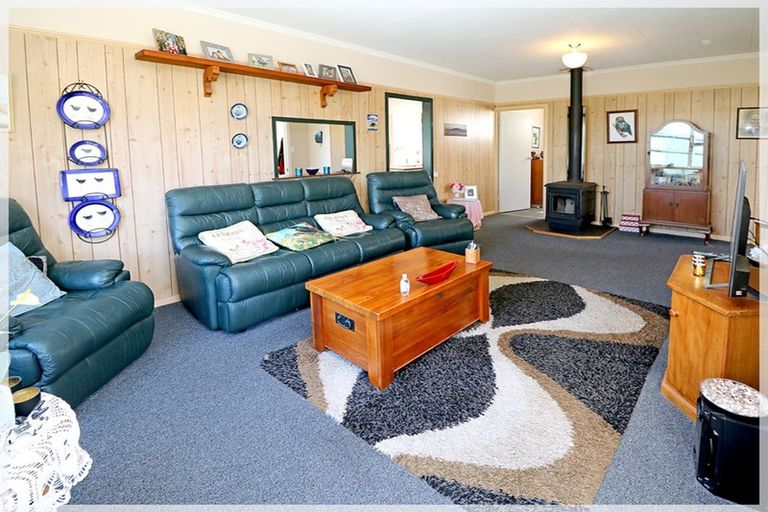 Photo of property in 50 Signal Street, Foxton Beach, Foxton, 4815