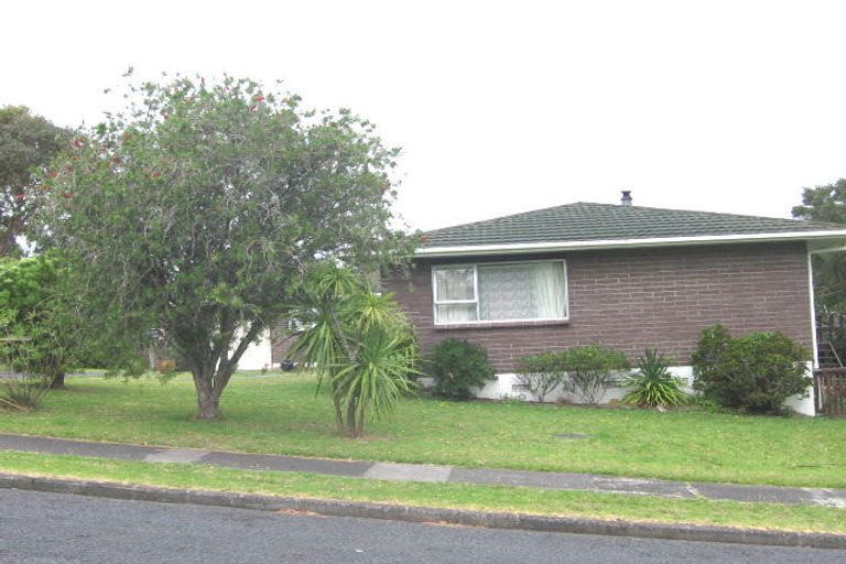 Photo of property in 1/30 Hiwihau Place, Glenfield, Auckland, 0629