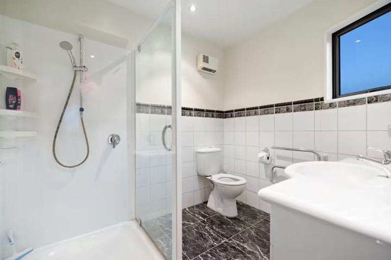 Photo of property in 11 Highview Terrace, Queenstown, 9300