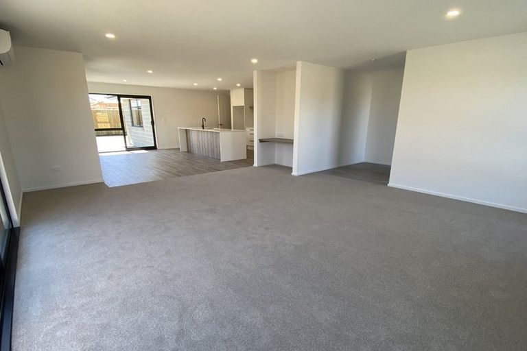 Photo of property in 155 Shillingford Boulevard, Rolleston, 7615