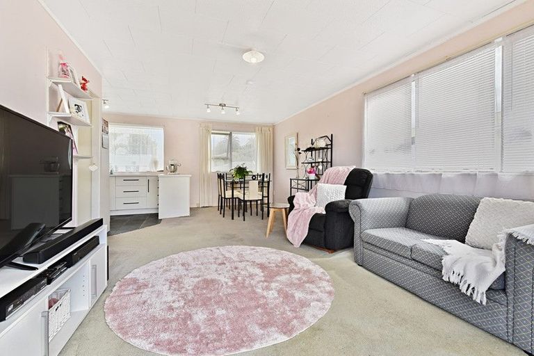 Photo of property in 10 Lomas Place, Manurewa, Auckland, 2102