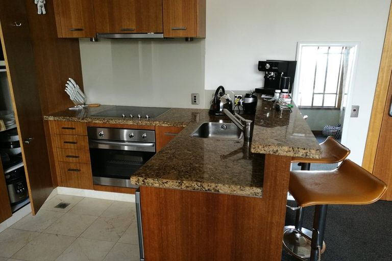 Photo of property in The Metropolis Apartments, 812/1 Courthouse Lane, Auckland Central, Auckland, 1010