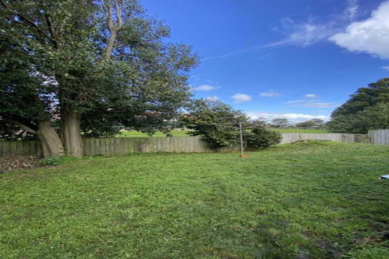 Photo of property in 2/18 Mirrabooka Avenue, Botany Downs, Auckland, 2010