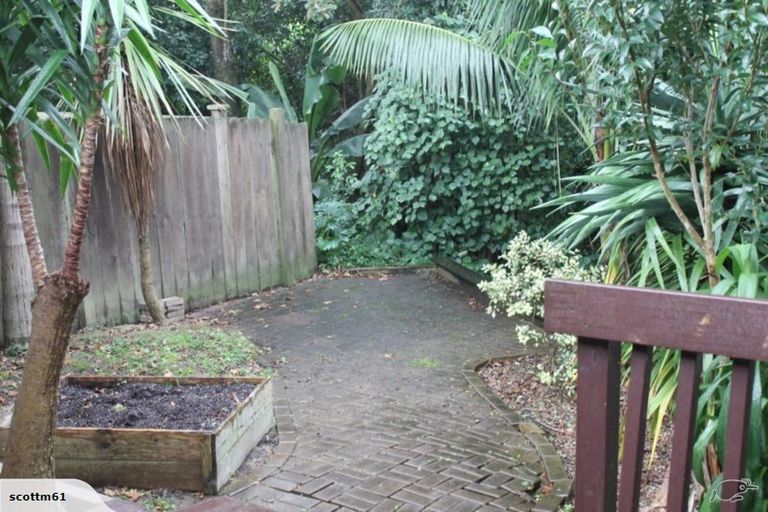 Photo of property in 13a Trelawn Place, Cockle Bay, Auckland, 2014