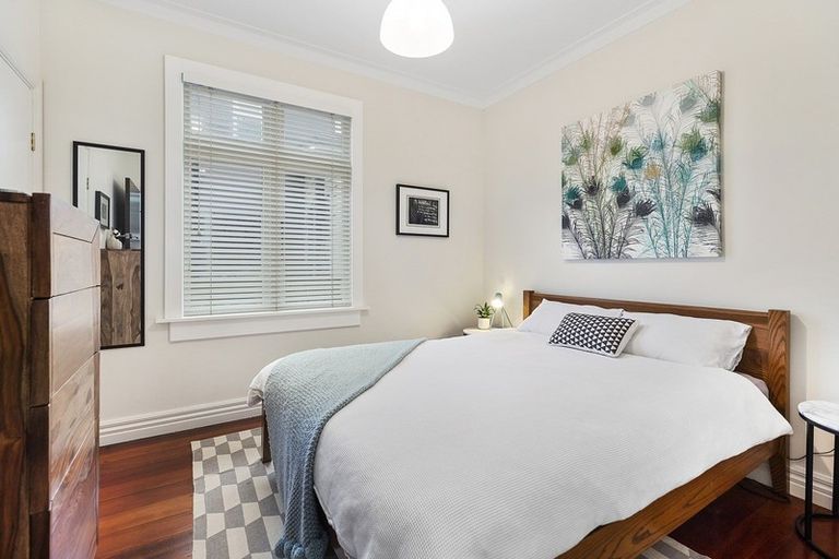 Photo of property in 11 Mantell Street, Seatoun, Wellington, 6022