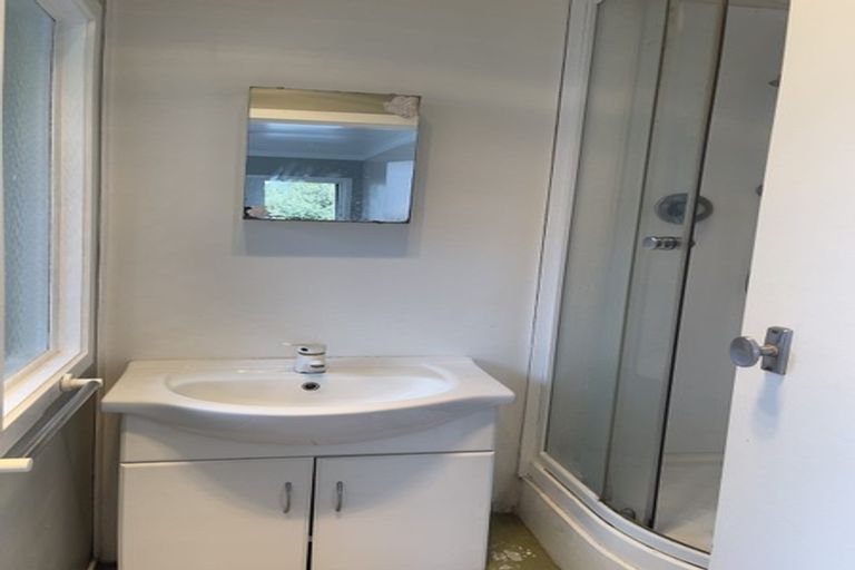 Photo of property in 12 Tahi Terrace, Glen Eden, Auckland, 0602