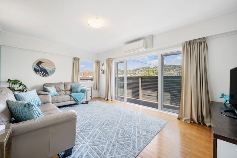 Photo of property in 143a Rongotai Road, Kilbirnie, Wellington, 6022