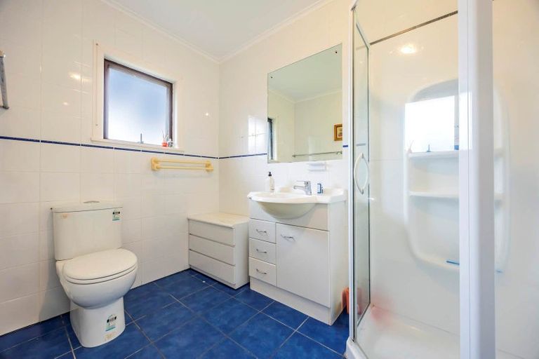 Photo of property in 2/1 Meadowvale Avenue, Forrest Hill, Auckland, 0620