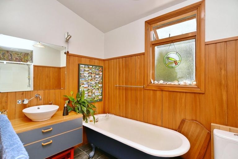 Photo of property in 4 Somes Road, Lyttelton, 8082