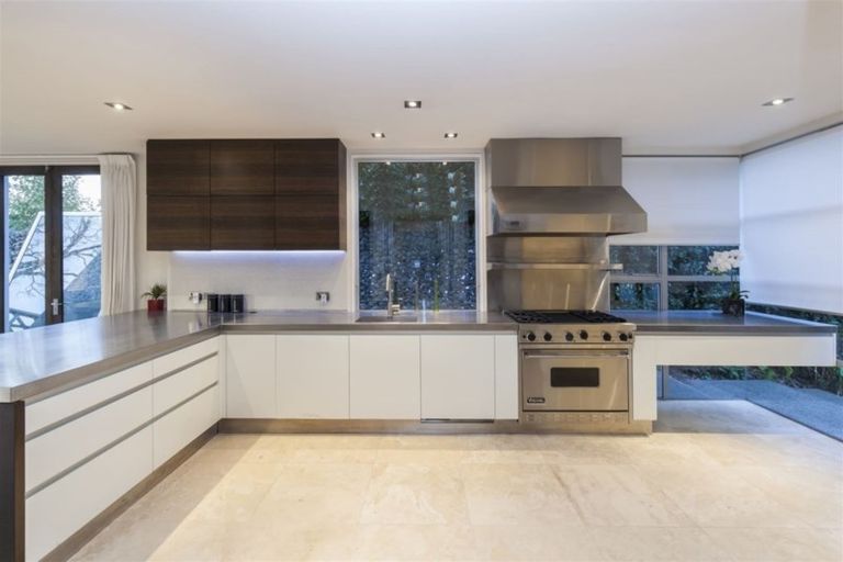 Photo of property in 100a Glandovey Road, Fendalton, Christchurch, 8052