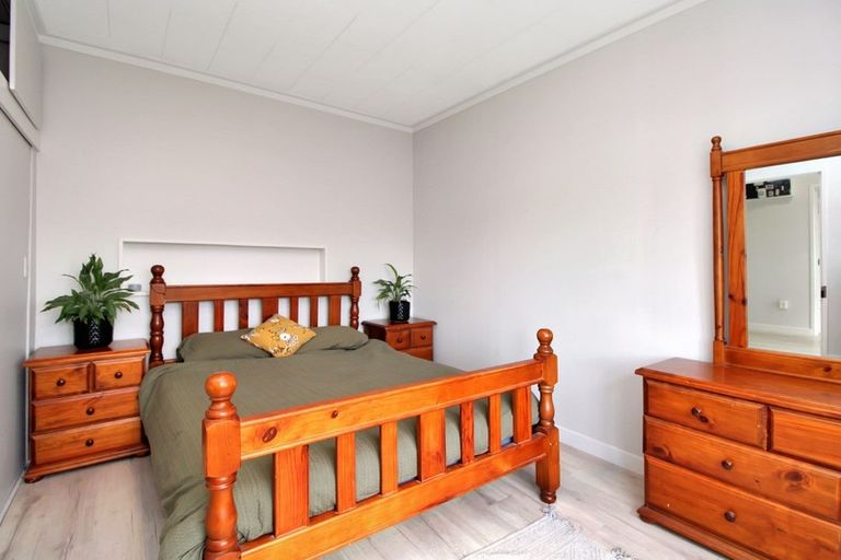 Photo of property in 64 Allardice Street, Dannevirke, 4930