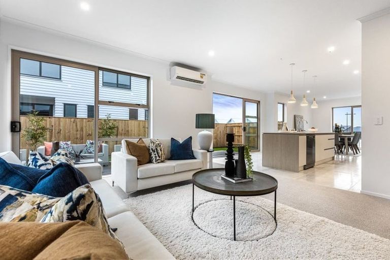 Photo of property in 23 Taikura Avenue, Red Beach, 0932