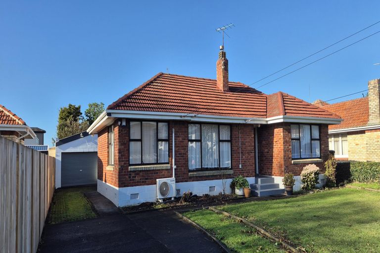 Photo of property in 49 Allenby Road, Papatoetoe, Auckland, 2025