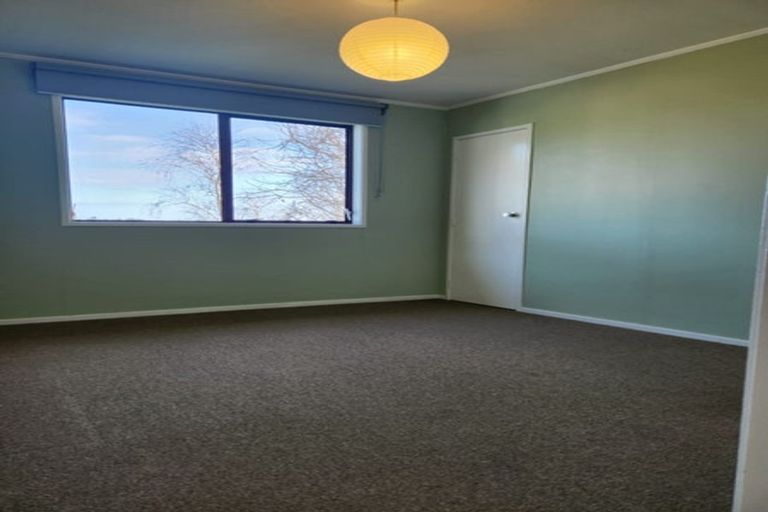 Photo of property in 87 Solar Road, Glen Eden, Auckland, 0602