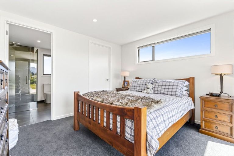 Photo of property in 19 Pounamu Avenue, Albert Town, Wanaka, 9305