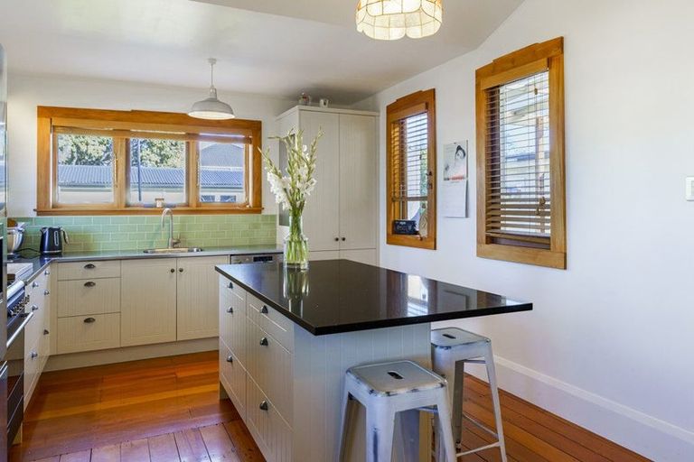 Photo of property in 76 Vigor Brown Street, Napier South, Napier, 4110