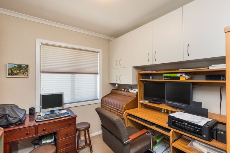 Photo of property in 18 Thomson Street, West End, Palmerston North, 4412