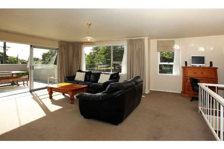 Photo of property in 101 Awaruku Road, Torbay, Auckland, 0630