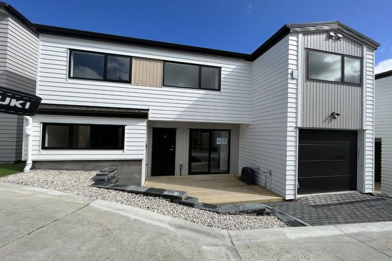 Photo of property in 5/535 Swanson Road, Ranui, Auckland, 0612