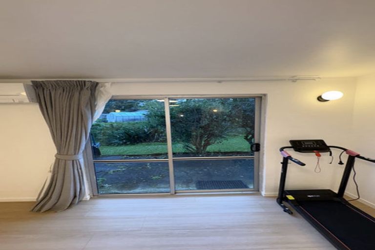 Photo of property in 8 Awaruku Road, Torbay, Auckland, 0630