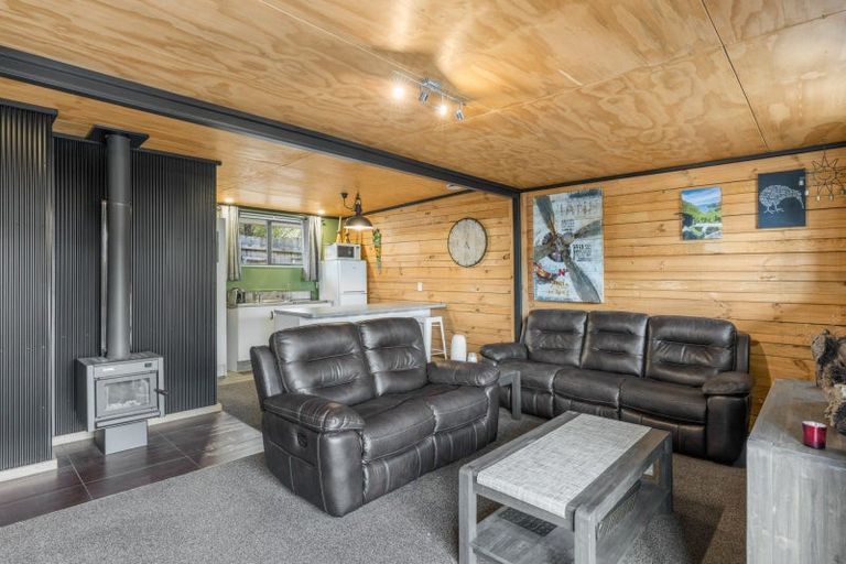 Photo of property in 102 Mark Street, Whangamata, 3620