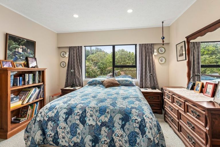 Photo of property in 60 Link Road, Newlands, Wellington, 6037