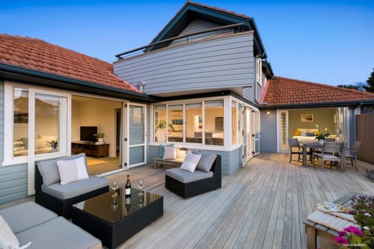 Photo of property in 77a Stanley Point Road, Stanley Point, Auckland, 0624