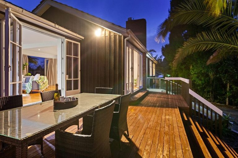 Photo of property in 342 Titirangi Road, Titirangi, Auckland, 0604