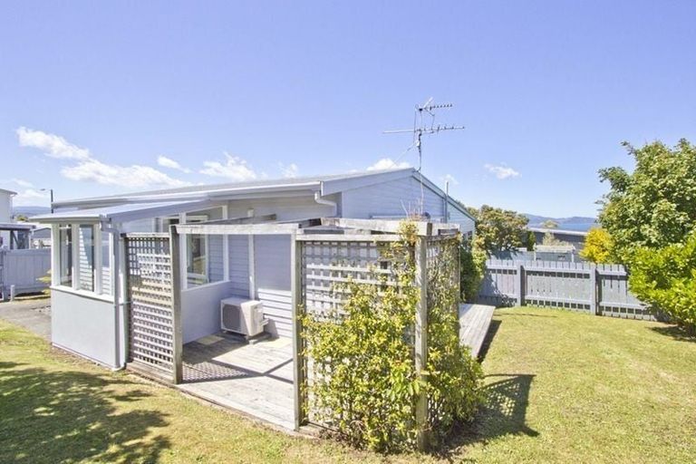 Photo of property in 3a Oakleigh Street, Maungaraki, Lower Hutt, 5010