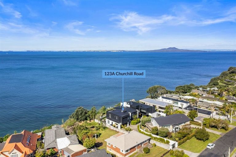 Photo of property in 123a Churchill Road, Rothesay Bay, Auckland, 0630