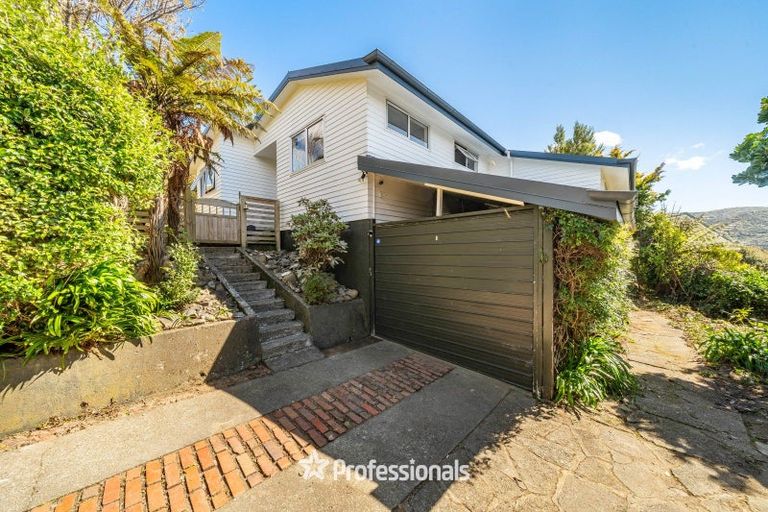 Photo of property in 118 Holborn Drive, Stokes Valley, Lower Hutt, 5019