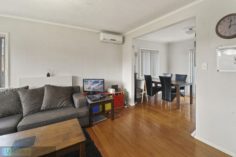 Photo of property in 10 Rollerson Street, Papakura, 2110