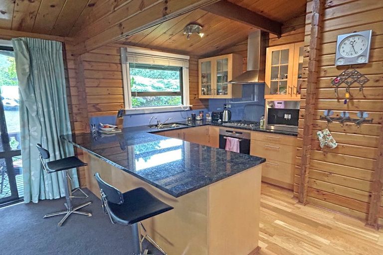 Photo of property in 3 Chalet Crescent, Hanmer Springs, 7334