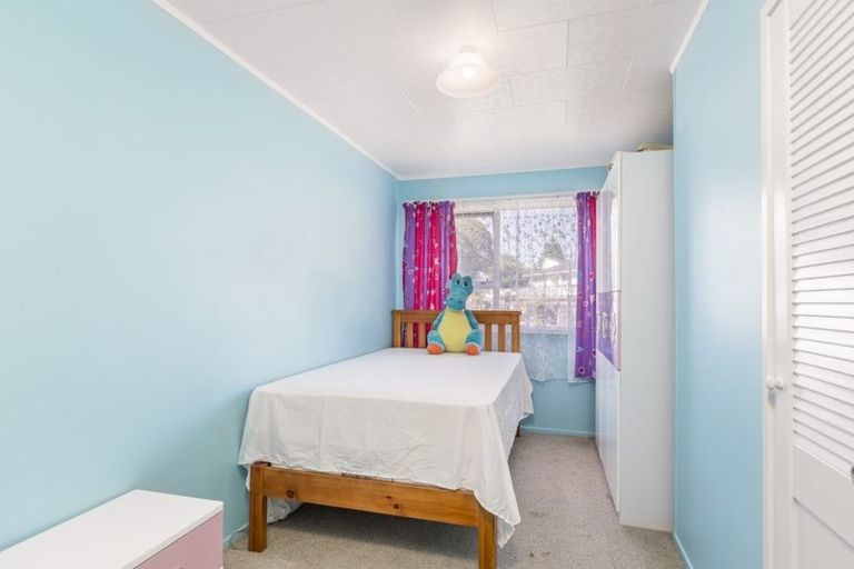 Photo of property in 12 Avro Place, Mangere, Auckland, 2022