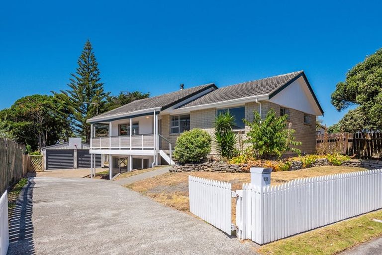 Photo of property in 198 Tutere Street, Waikanae Beach, Waikanae, 5036