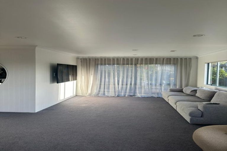 Photo of property in 2/840 Whangaparaoa Road, Manly, Whangaparaoa, 0930