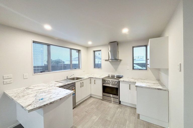 Photo of property in 156 Edgeware Road, Edgeware, Christchurch, 8013