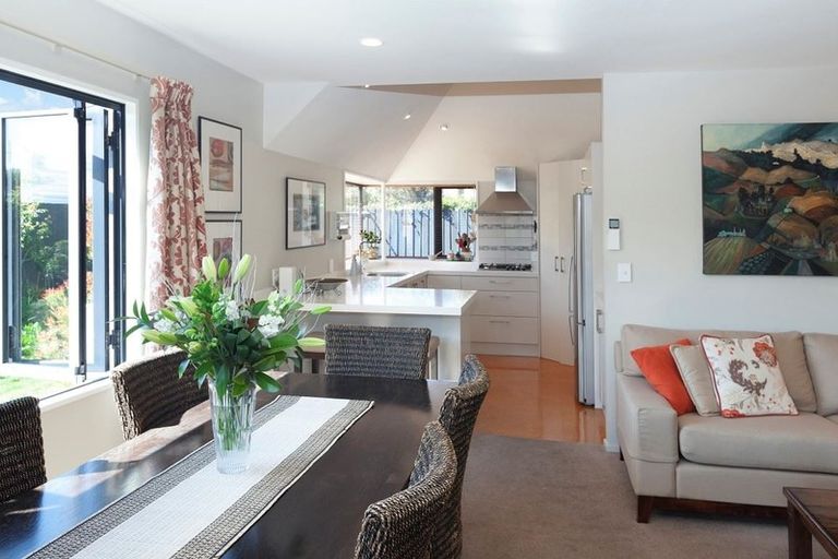 Photo of property in 57 Hinau Street, Fendalton, Christchurch, 8041