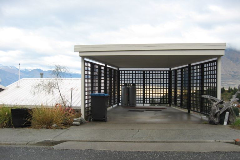 Photo of property in 4b Caples Place, Fernhill, Queenstown, 9300