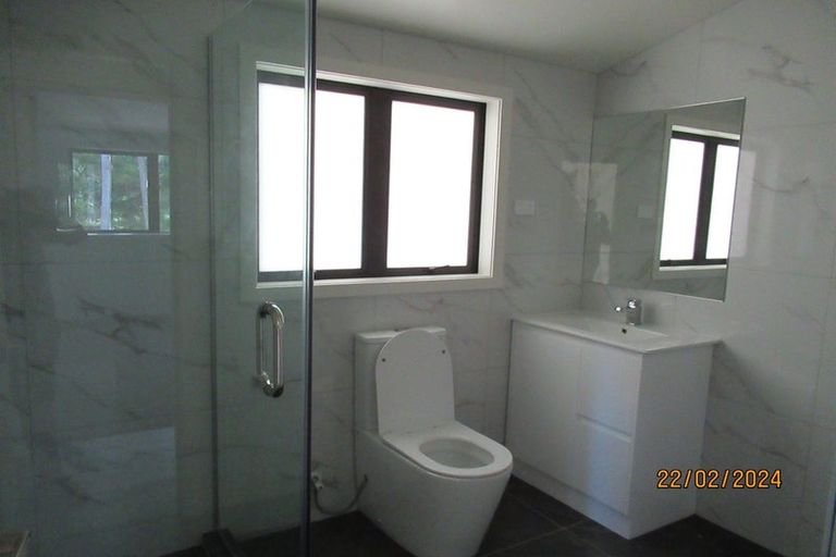 Photo of property in 5 Fernhaven Place, Massey, Auckland, 0614