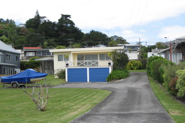 Photo of property in 89 Tindalls Bay Road, Tindalls Beach, Whangaparaoa, 0930