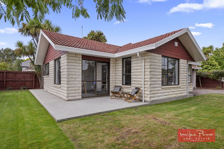 Photo of property in 1/34 Solomon Avenue, Redwood, Christchurch, 8051