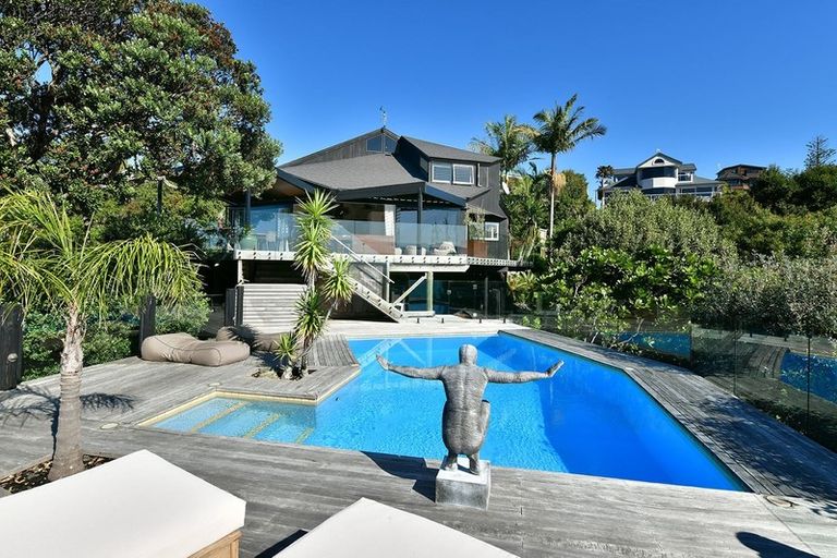 Photo of property in 86 Vipond Road, Stanmore Bay, Whangaparaoa, 0932