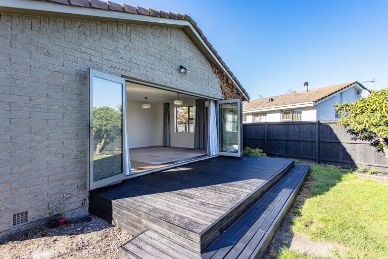 Photo of property in 19 Jenkins Avenue, Redwood, Christchurch, 8051