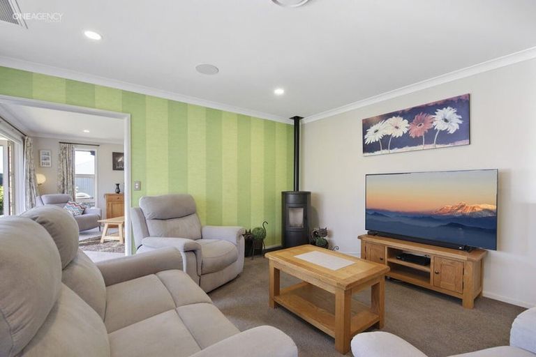 Photo of property in 14 Hakatere Road, Pegasus, 7612