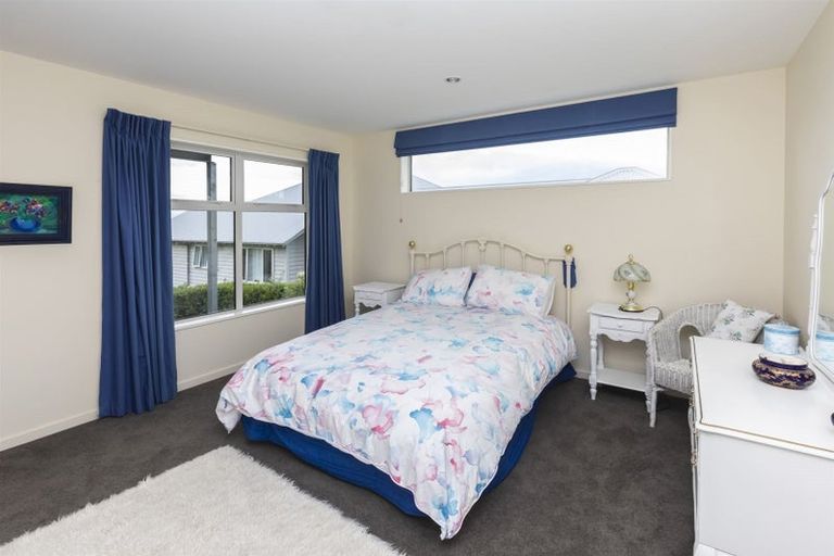 Photo of property in 42 Moncks Spur Road, Redcliffs, Christchurch, 8081