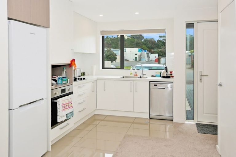 Photo of property in 2 Stone Street, Miramar, Wellington, 6022