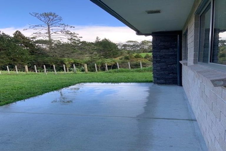 Photo of property in 51-53 Shaw Road, Oratia, Auckland, 0604