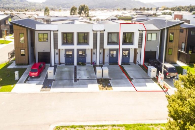 Photo of property in 13 Green Lane, Wallaceville, Upper Hutt, 5018